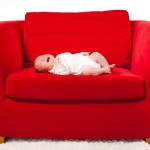platz-4_ng_02_roter_sessel_tn